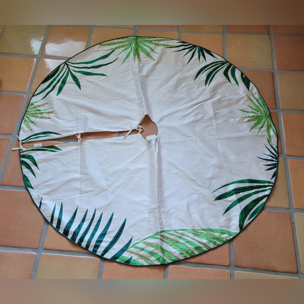 Tropical Floridian Christmas Tree Skirt - Dillard's. 60" Round Hand Beaded New